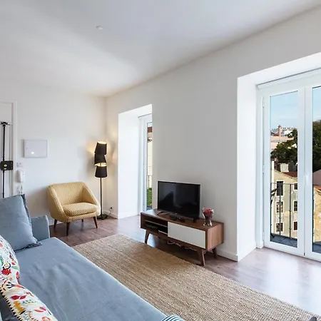 Amazing Downtown With Small Balcony With View Over The Castle Apartamento *