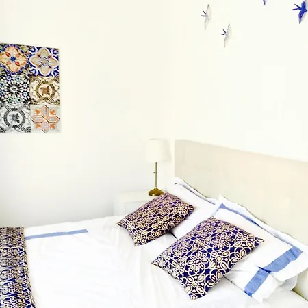 Amazing Downtown With Small Balcony With View Over The Castle * 리스본
