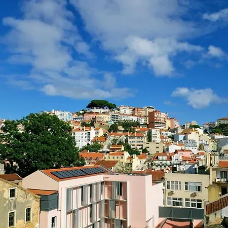 Amazing Downtown With Small Balcony With View Over The Castle 아파트 *