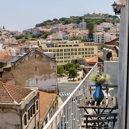 Amazing Downtown With Small Balcony With View Over The Castle Apartamento
