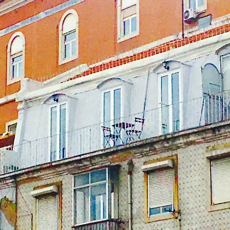 Amazing Downtown With Small Balcony With View Over The Castle *