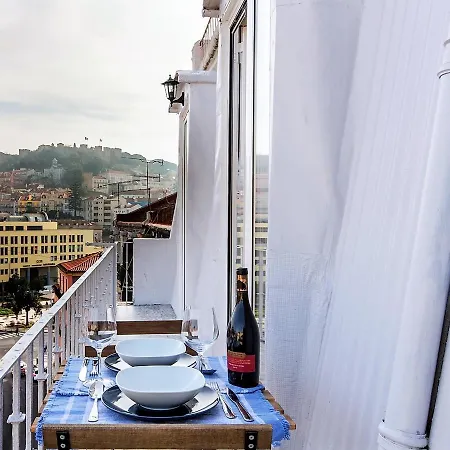 Amazing Downtown With Small Balcony With View Over The Castle Apartament Lizbona